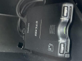 ◆【ETC2.0(DSRC/ITSスポット)】ETCカードを挿入すれば料金所はノンストップで通過できます。ETC限定の割引や、高速道路の情報提供サービスを利用できます。