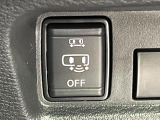 【パワースライドドア】スマートキーや運転席のスイッチでスライドドアの開閉が可能♪電動だから力を入れてドアを開ける必要が無く、小さいお子様でも、重い荷物を持っている時もラクに開け閉めできます♪