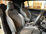 ◆LIBERALAは、輸入車選びの新たなスタイルを提案するインポート・セレクト・ブランドです。オーナー様となる方がクルマから直接感じる感性を第一にした、最良の一台との出会いをコーディネートいたします。