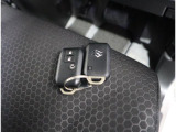 リモコンキーを取り出さなくてもエンジンのON/OFFやドアの開錠・施錠がスイッチ一つで行えるスマートキーです♪