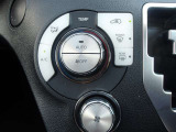 オートエアコンは、気温を設定すれば自動調整。車内をいつでも快適空間にしてくれます♪