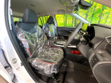 運転席シート廻りは使用感も少なく、良好な状態となっています。丁寧に使われていたことがよくわかりますね。