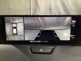 360度モニターは、4つのカメラによる前後左右・俯瞰映像でドライバーからは見えない領域の危険認知をサポート!全周囲の死角を減らし、狭い駐車場や幅寄せ、T字路の進入などの運転の安心感を高めますッ!