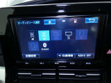 【オーディオ選択画面】AM/FMの切替や、交通情報もこちらの画面から選択できます。