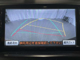 【バックモニター】駐車時に後方がリアルタイム映像で確認できます。大型商業施設や立体駐車場での駐車時や、夜間のバック時に大活躍?