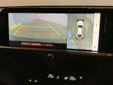 バックギアに入れると、このように後方が映し出されます!駐車の際とても安心!便利!最終確認はご自身の目と耳で必ず行ってください!