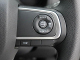 【全車速追従機能付アダプティブクルーズコントロール】走行中に先行車の様子を検知しながら、設定した車速の範囲内で先行車との距離のキープを支援。疲れにくく、長距離運転中の渋滞なども快適に運転できます。