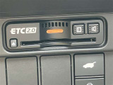 ETC搭載車しか通過できないスマートICが利用できるようになります。現在、スマートICの設置箇所も増えてきてます。また、料金所での小銭の出し入れや雨天時における窓の開閉などの紛らわしさも解消されます。