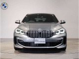 BMW代表的な特徴のキドニーグリル。BMWのすべてのモデルに採用され、BMWらしさを強調しております。
