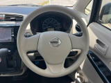 インテリアに合わせたデザインのステアリングは、運転される方のことも考え、運転しやすい形状、大きさです。是非一度、実際に触ってお確かめください。