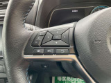 テレビや音楽等の音量調節が簡単に操作できる、便利なステアリングスイッチ付き車です。ハンドル部分で簡単に操作できるので、前方から視線を逸らすことなく運転が出来、大変便利です◎