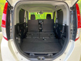 普段のお買い物や通勤、送迎等に十分な荷室スペースを確保しております。セカンドシートを倒すと、大きな荷物の積載も可能です♪