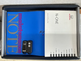 スマートキーは鍵をバッグに入れたままでもドアロックの開閉やエンジンのON・OFFができます。夜間や雨の日も鍵を探さなくて良いので便利です。