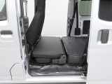 お車を購入される際はご不明な点や不安な点もあるかと思いますが、困ったらお気軽にご相談下さい! 【フリーダイアル】 でお電話頂ければ当店のスタッフがじっくりお話を聞かせて頂きます!