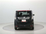 U-Carの販売だけでなく自動車保険、携帯電話の販売も行っております。