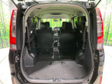 普段のお買い物や通勤、送迎等に十分な荷室スペースを確保しております。セカンドシートを倒すと、大きな荷物の積載も可能です♪