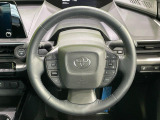 【純正革巻きステアリング】上質な革を使用することで、手にしっかり馴染みとても運転しやすいハンドルです♪