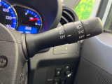 【オートライト】周りの明るさに応じて自動でヘッドライトの点灯・消灯ができる機能です!ライトの付け忘れ・消し忘れなどが無くなり、雨の日や夕方の走行も安心!トンネル通過時も便利ですね♪