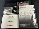 あると便利なスマートキー付きです。鍵の開閉もエンジンの始動もワンタッチでとてもカンタンです。両手がふさがってても快適です。