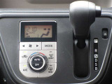 オートエアコンで簡単に車内の温度調節ができます!