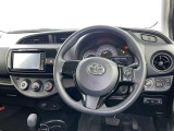 運転席まわりです。 各操作スイッチは使いやすい位置に配置されてます。