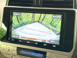 【バックカメラ】駐車時に後方がリアルタイム映像で確認できます。大型商業施設や立体駐車場での駐車時や、夜間のバック時に大活躍!運転スキルに関わらず、今や必須となった装備のひとつです!