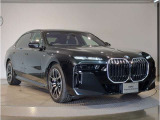 BMWのダイナミック且つエモーショナルなスタイルを印象付けるキャラクターライン(プレスライン)眺めているだけで溜め息の出る美しさです☆