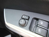 駐車時や狭い道でのすれ違い時に気を使うミラー。電動格納式ドアミラーはそんな時に便利です。