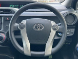 インテリアに合わせたデザインのステアリングは、運転される方のことも考え、運転しやすい形状、大きさです。是非一度、実際に触ってお確かめください。