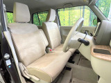 運転席シート廻りは使用感も少なく、良好な状態となっています。前オーナー様が丁寧に使っていたことがよくわかりますね。