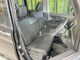運転席まわりには十分なスペースがあり、大柄な方でもゆったり運転していただける環境です。