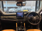 ステアリングを握ればJeepワールドが広がります。