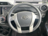 インテリアに合わせたデザインのステアリングは、運転される方のことも考え、運転しやすい形状、大きさです。是非一度、実際に触ってお確かめください。