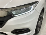 LEDヘッドライトは、点灯の瞬間から最大光量を発揮し、突然暗くなるトンネルなどでの安定感を高めます。