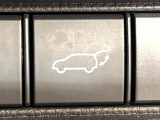 【パワーバックドア】スマートキーや運転席のボタンを押すだけでリアゲートが自動で開閉します!荷物を持っている時や、高い位置にあるバックドアを閉める際に便利な機能です♪