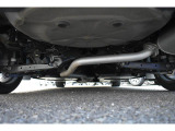 車両後方からの下回りです。マフラー防錆塗装や下回り防錆施工等も可能でございます。