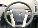 インテリアに合わせたデザインのステアリングは、運転される方のことも考え、運転しやすい形状、大きさです。是非一度、実際に触ってお確かめください。
