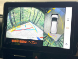 【パノラミックビューモニター】専用のカメラにより、上から見下ろしたような視点で360度クルマの周囲を確認することができます☆死角部分も確認しやすく、狭い場所での切り返しや駐車もスムーズに行えます。