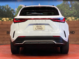 安心の最長10年・走行無制限保証(有償)をご用意。保証内容も充実はもちろん、無料点検&オイル交換や、年中無休の全国・24時間ロードサービスも付帯されておりますのでご安心下さい。