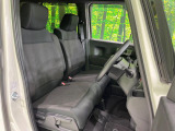 運転席シート廻りは使用感も少なく、良好な状態となっています。丁寧に使われていたことがよくわかりますね。