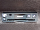 ■【ETC車載器】が装備されています。セットアップをしてお渡しとなり、ETCカードを差し込むだけで高速道路の利用が可能です。