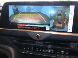 バックガイドモニターで、後方を確認しながら安心して駐車することができます。運転初心者も熟練者も必須の機能ですよ!