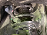 お車を安心してお乗りいただく為には、足回りの定期点検が欠かせません。サービスサポート(有償保証)では無料点検もご提供しており、安心のカーライフをお過ごしいただけるサポート体制が整っています。
