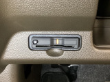 ハンドルの左下にETCがついています。高速道路の料金所の通過も楽々です。カードの取り出しもしやすい場所についています。