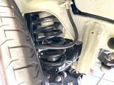 お車を安心してお乗りいただく為には、足回りの定期点検が欠かせません。サービスサポート(有償保証)では無料点検もご提供しており、安心のカーライフをお過ごしいただけるサポート体制が整っています。