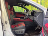 運転席シート廻りは使用感も少なく、良好な状態となっています。丁寧に使われていたことがよくわかりますね。