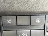 【パワースライドドア】スマートキーや運転席のスイッチでスライドドアの開閉が可能♪電動だから力を入れてドアを開ける必要が無く、小さいお子様でも、重い荷物を持っている時もラクに開け閉めできます♪