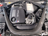 【BMWエンジン】革新的なガソリン・エンジン・テクノロジーによる高性能かつ高効率。レスポンスの良いパワーを発揮。常にスムーズな吸気を実現しアクセル開度にダイレクトに反応しドライビングを楽しく演出。