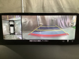 360度モニターは、4つのカメラによる前後左右・俯瞰映像でドライバーからは見えない領域の危険認知をサポート!全周囲の死角を減らし、狭い駐車場や幅寄せ、T字路の進入などの運転の安心感を高めますッ!