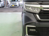 LEDヘッドライトは、点灯の瞬間から光量を発揮し、突然暗くなるトンネルなどでの安定感を高めます。